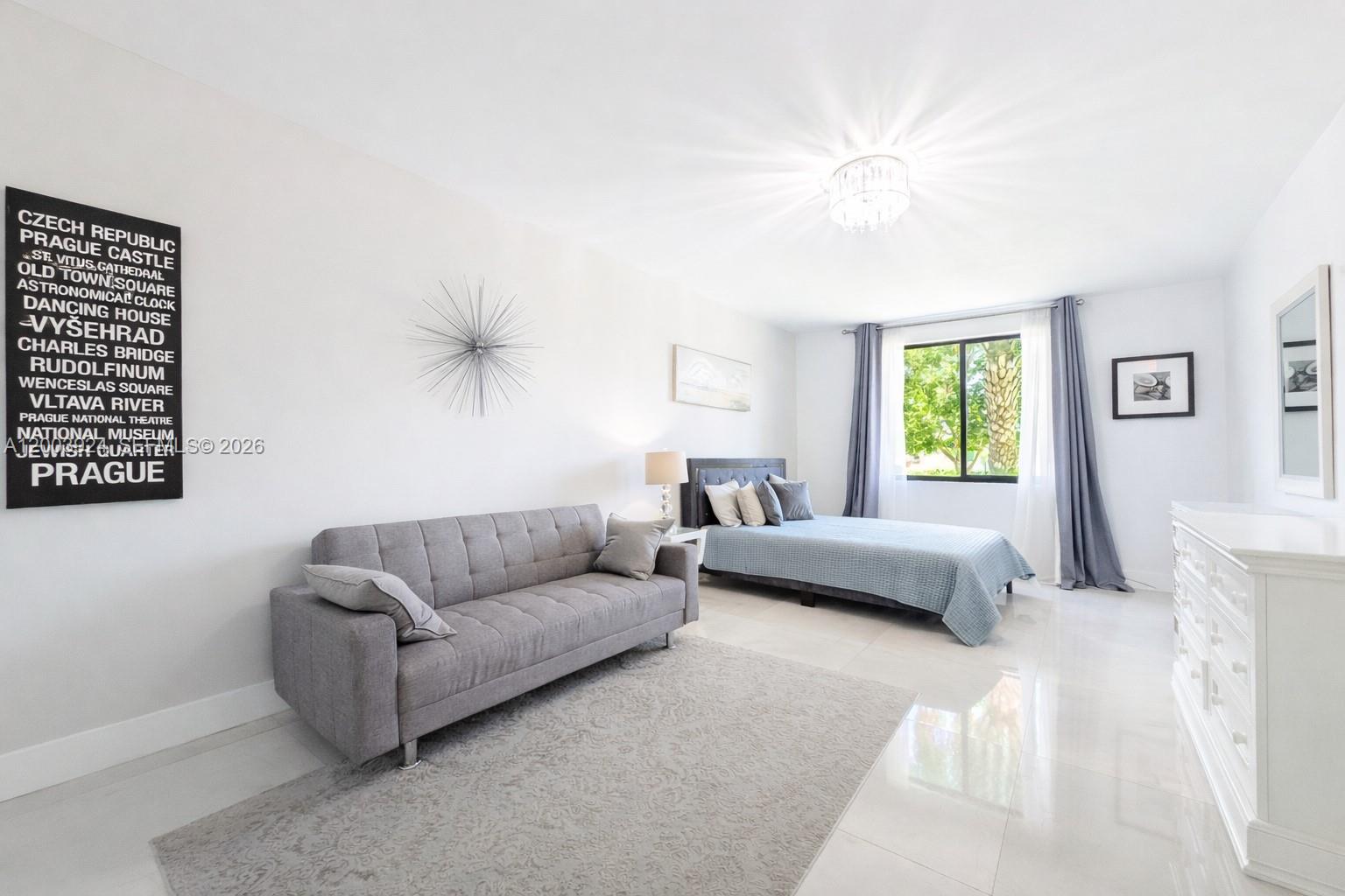 BRICKELL ESTATES - Residential