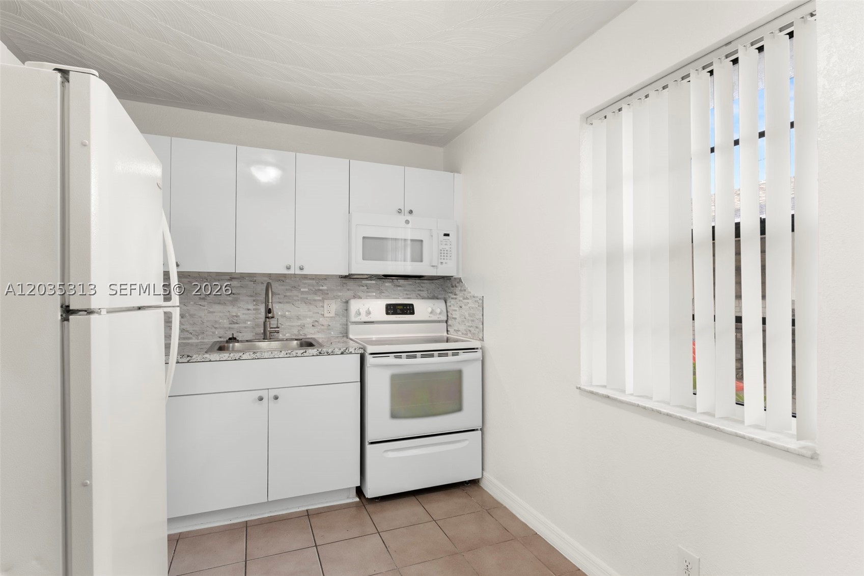 CARVER RANCHES - Residential Lease
