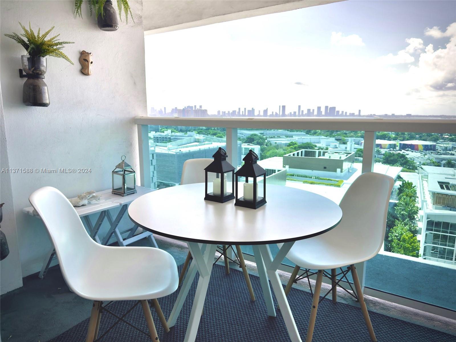 RONEY PALACE CONDO - Residential