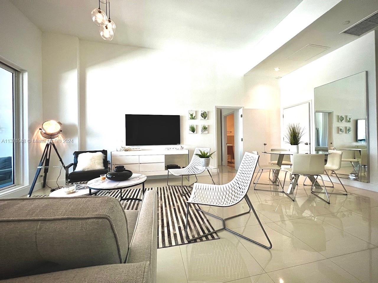 RONEY PALACE CONDO - Residential