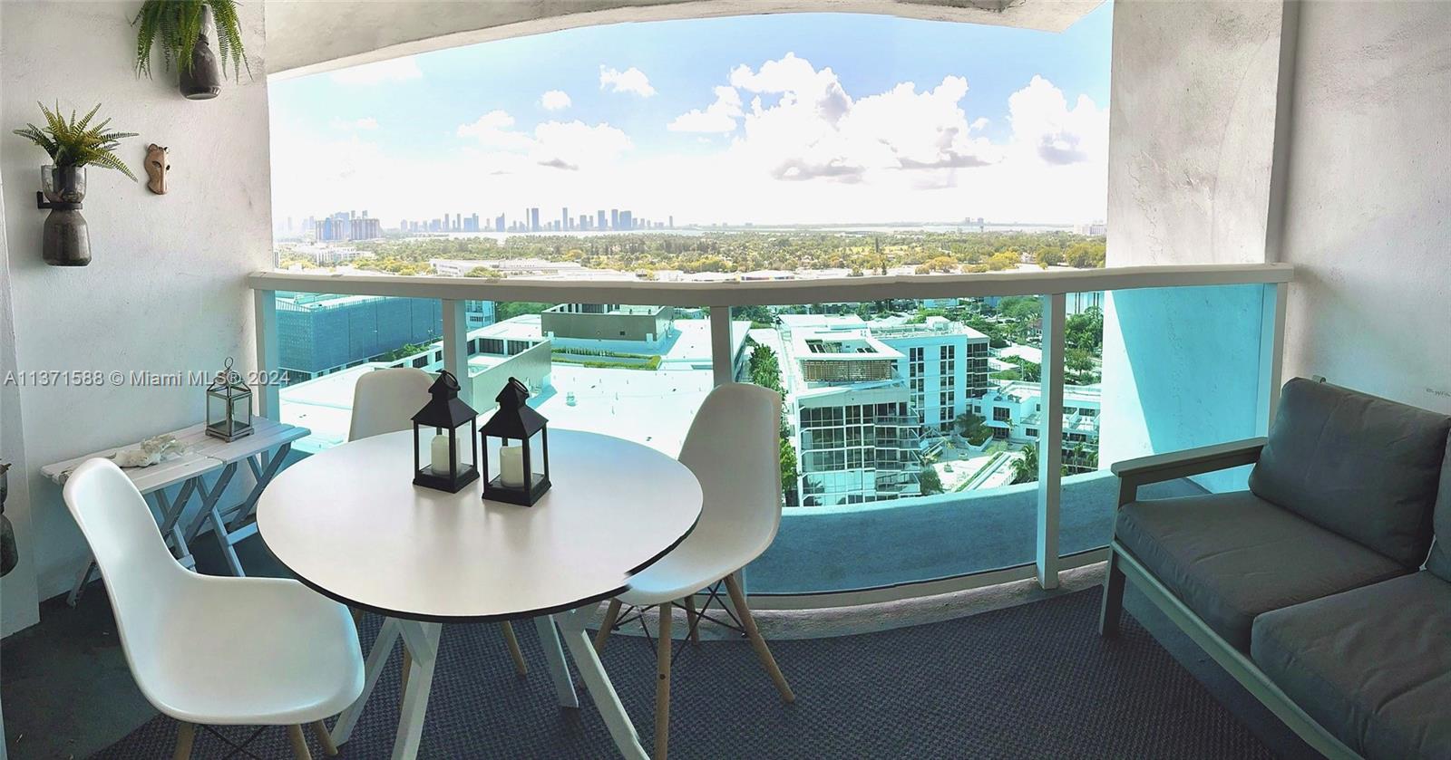 RONEY PALACE CONDO - Residential