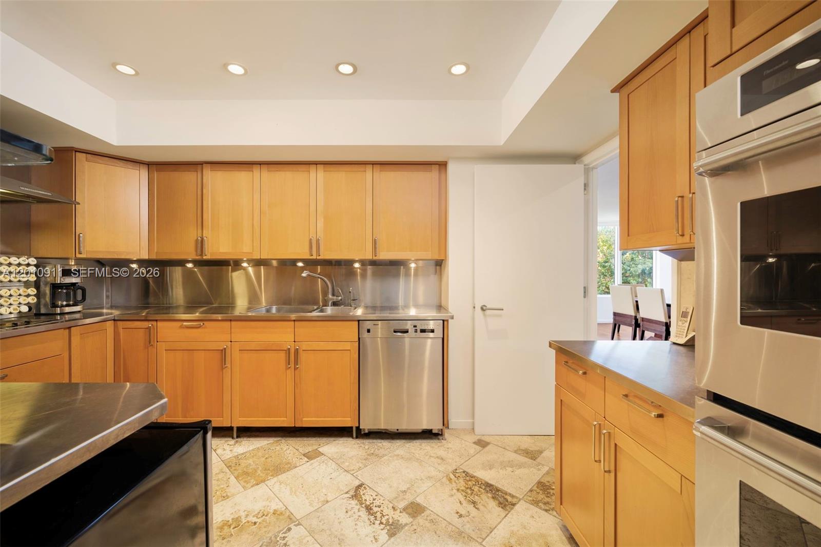 ISLAND HOUSE APT INC - CO - Residential