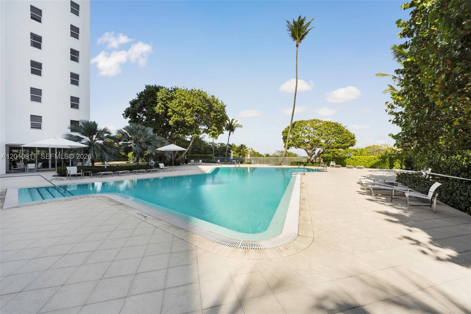 ISLAND HOUSE APT INC - CO - Residential