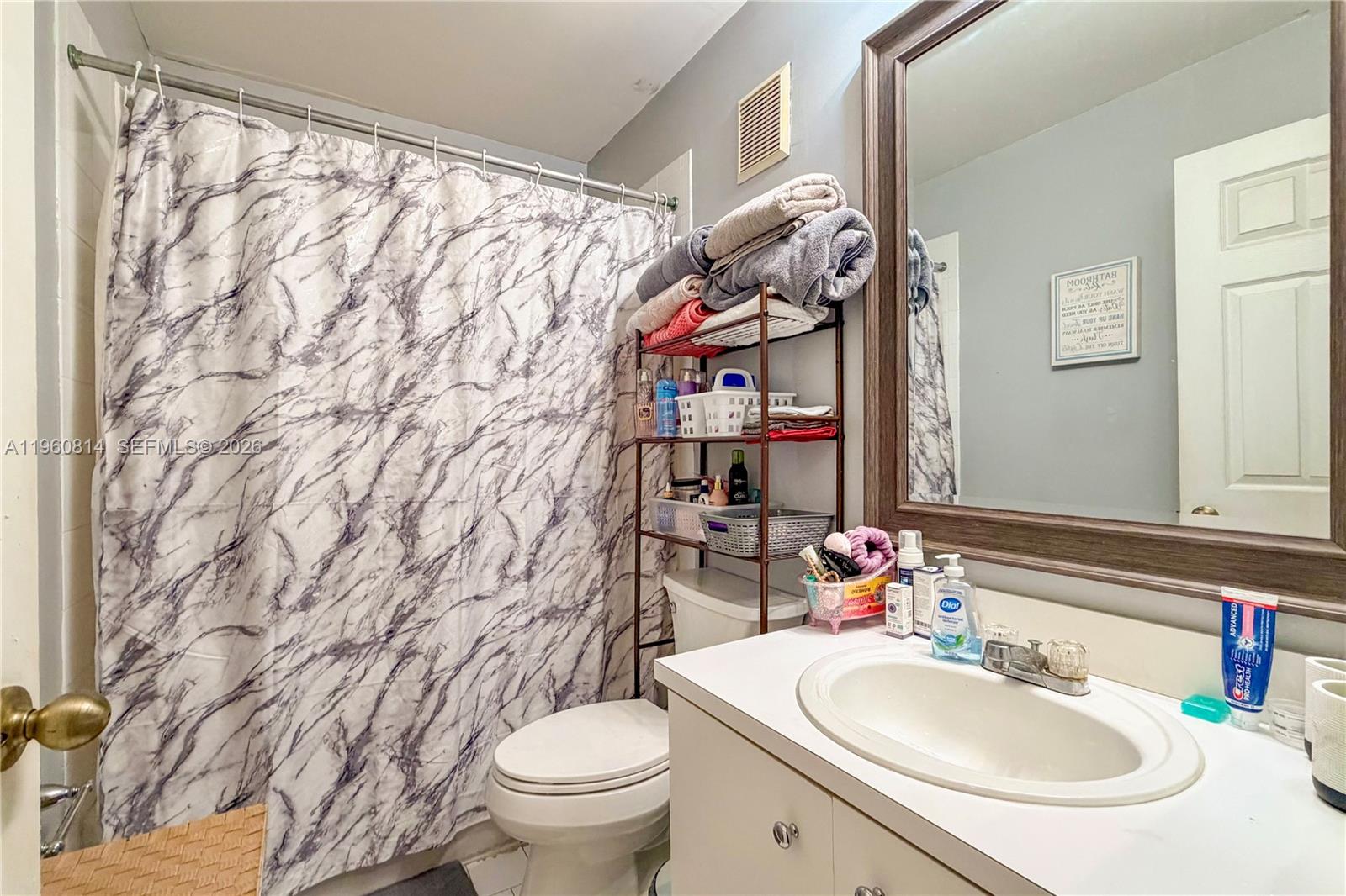 CHAPEL TRAIL II - Residential Lease