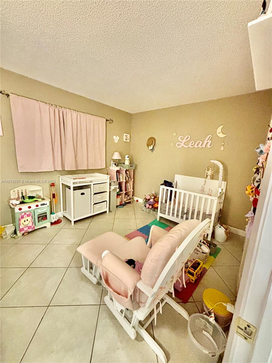 COUNTRY LANE CONDO #2 - Residential