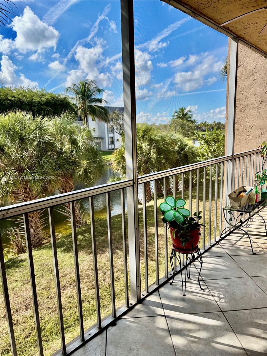COUNTRY LANE CONDO #2 - Residential