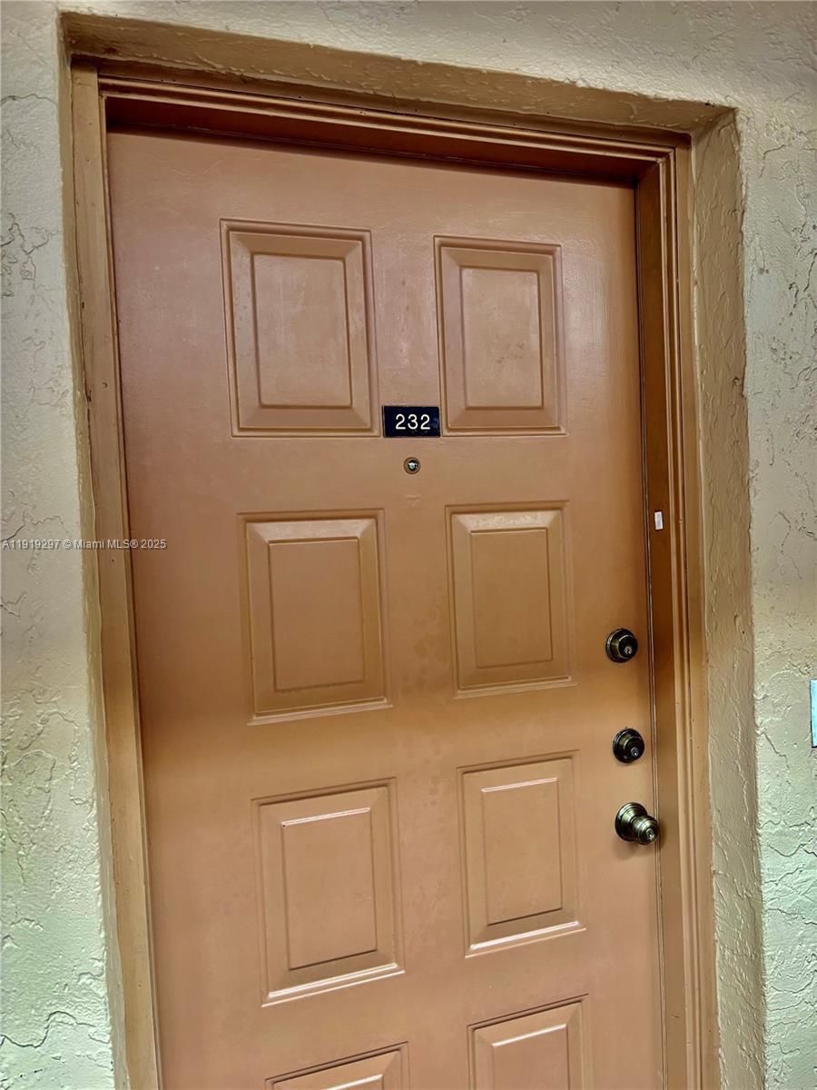 COUNTRY LANE CONDO #2 - Residential