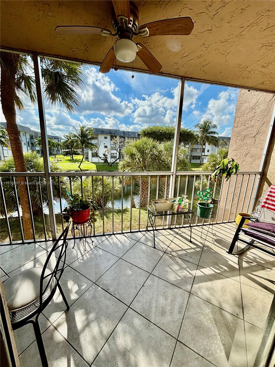 COUNTRY LANE CONDO #2 - Residential