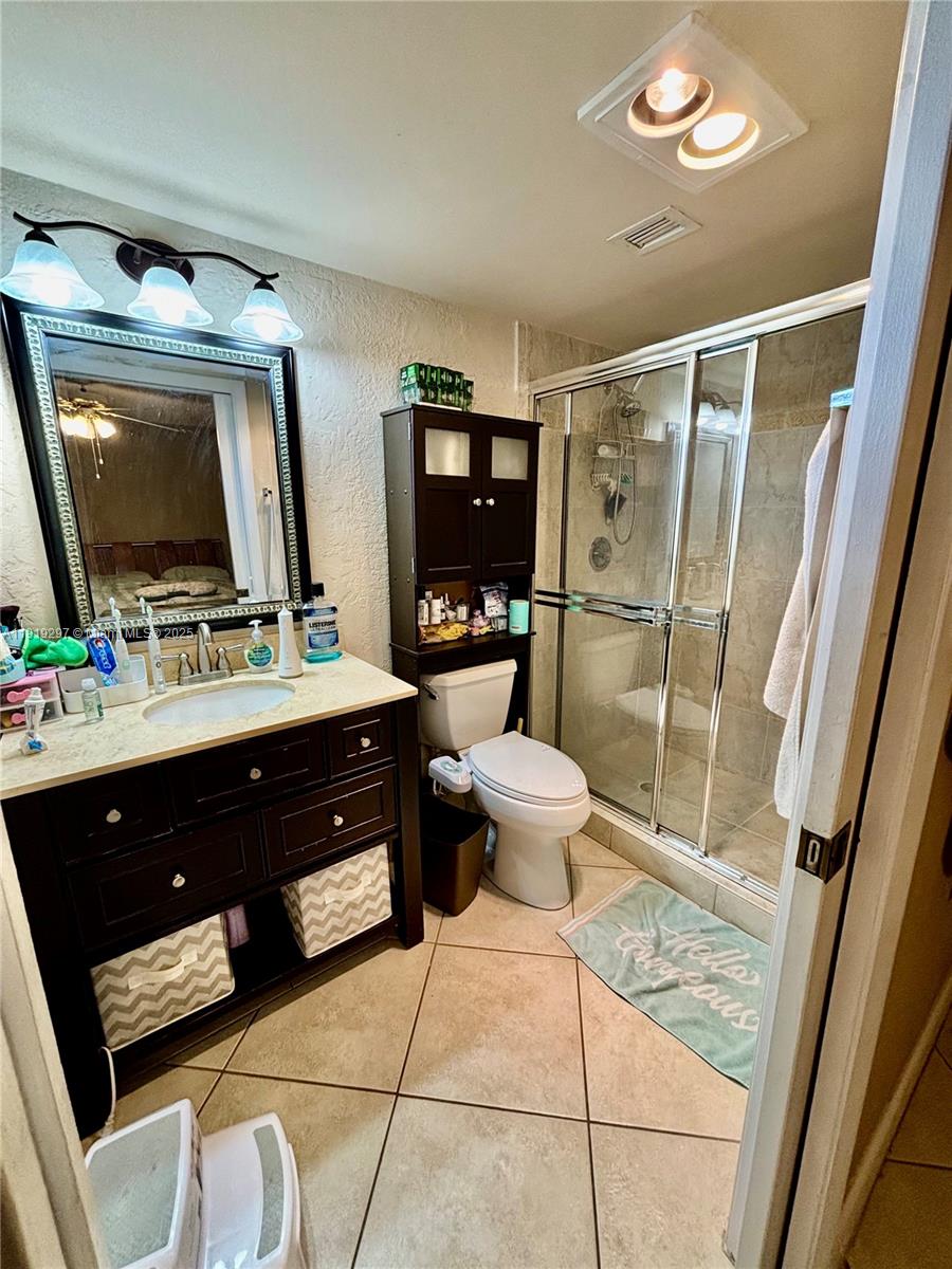 COUNTRY LANE CONDO #2 - Residential