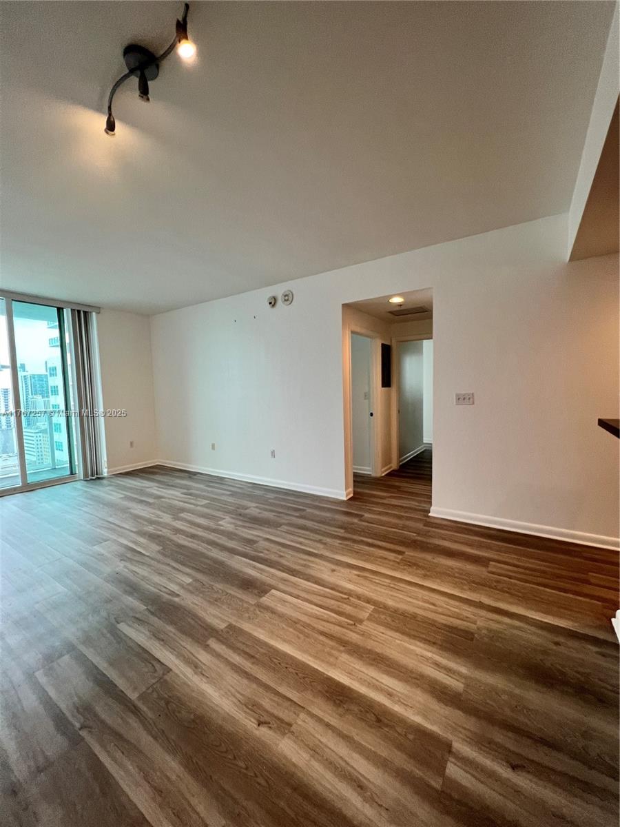 VIZCAYNE NORTH CONDO - Residential