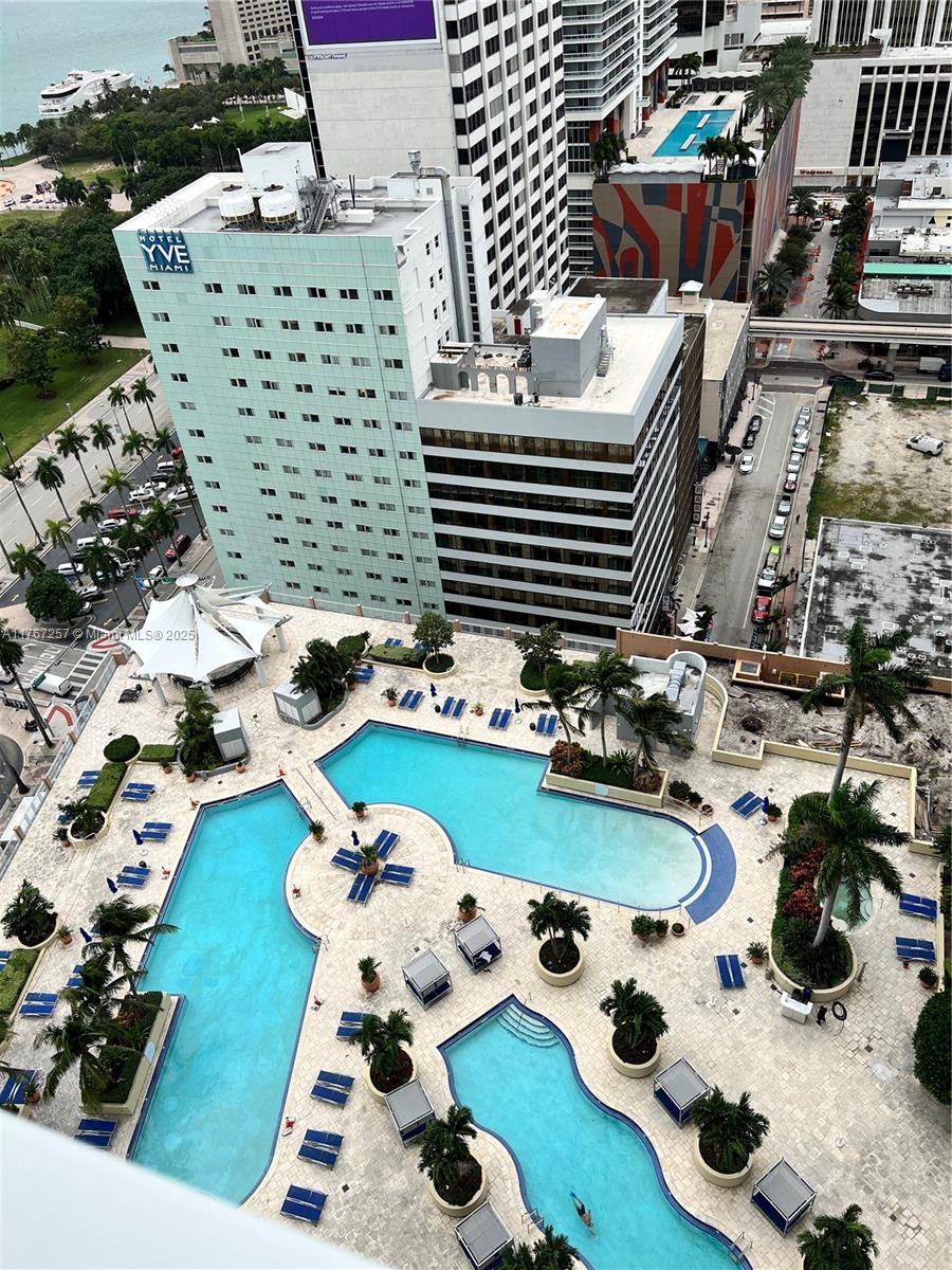 VIZCAYNE NORTH CONDO - Residential