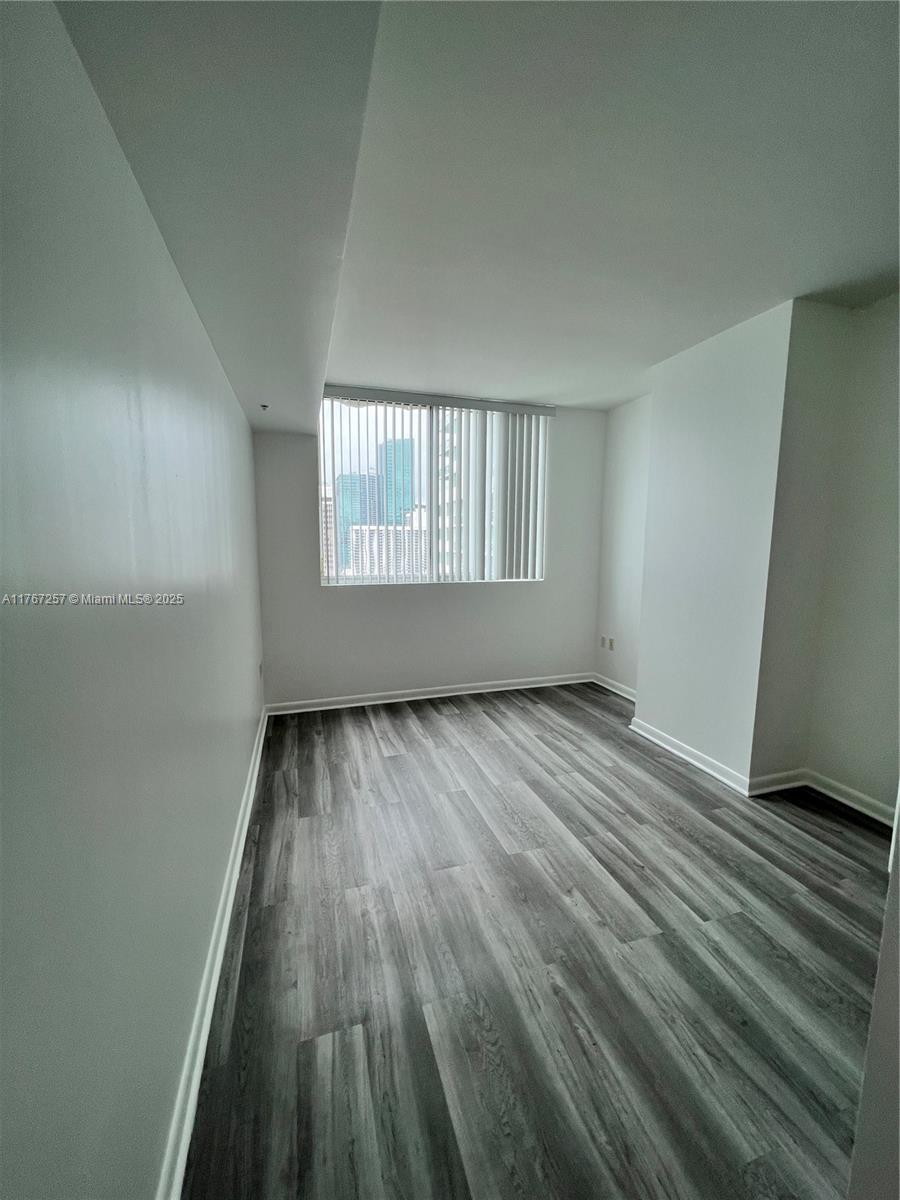 VIZCAYNE NORTH CONDO - Residential