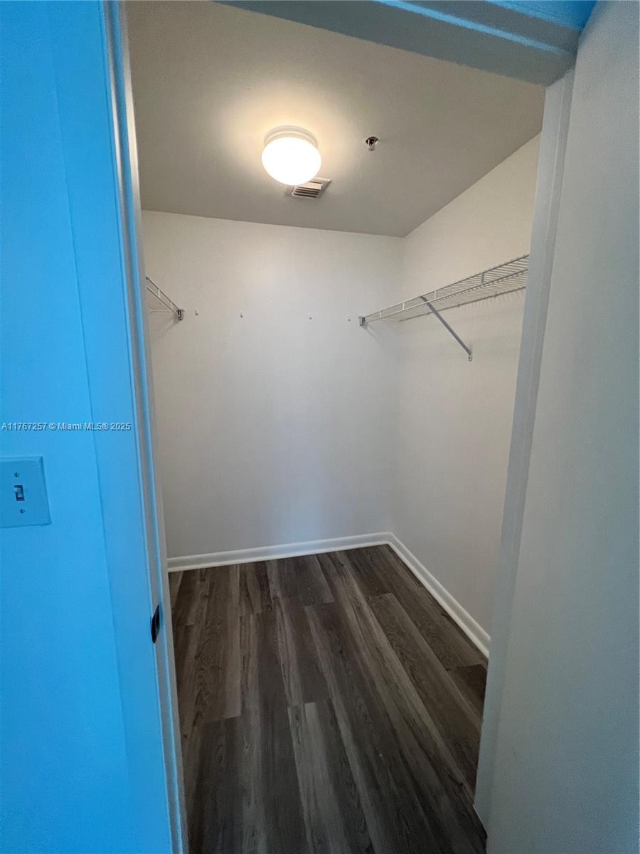 VIZCAYNE NORTH CONDO - Residential