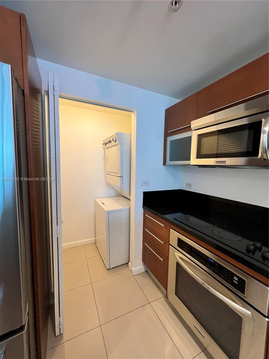 VIZCAYNE NORTH CONDO - Residential