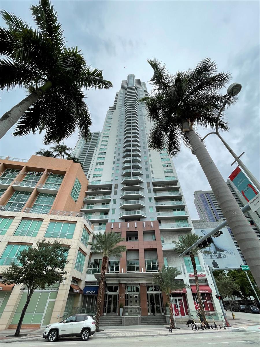VIZCAYNE NORTH CONDO - Residential