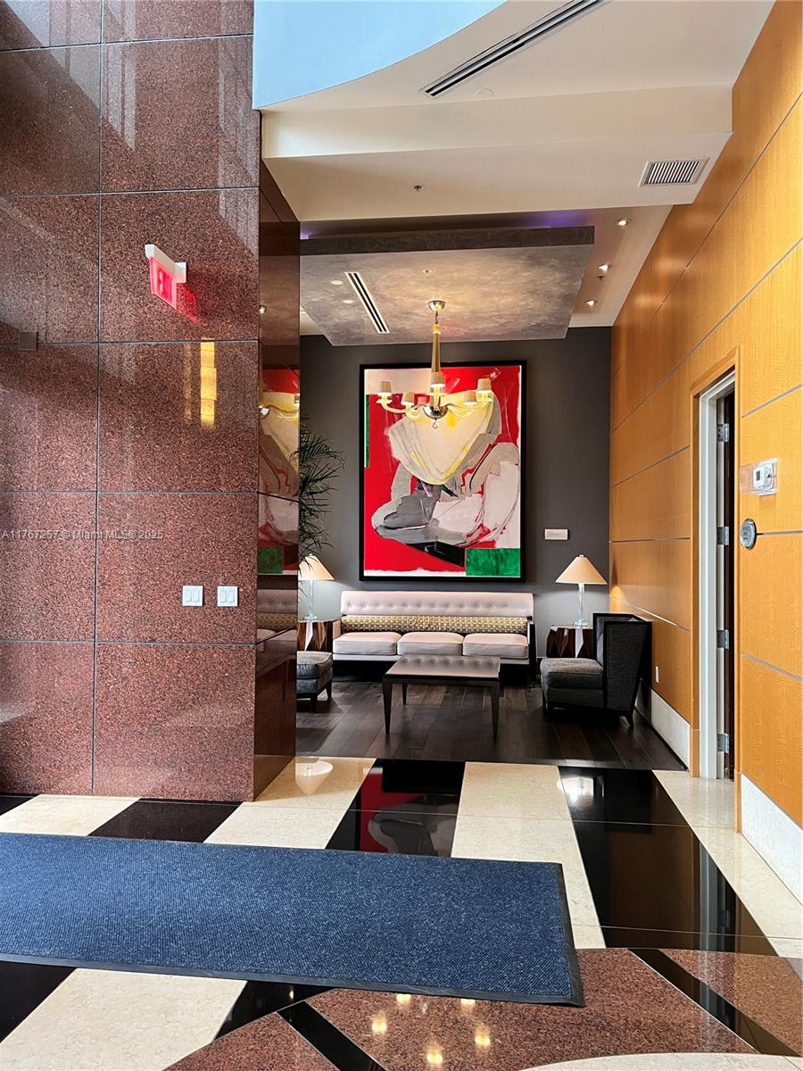 VIZCAYNE NORTH CONDO - Residential