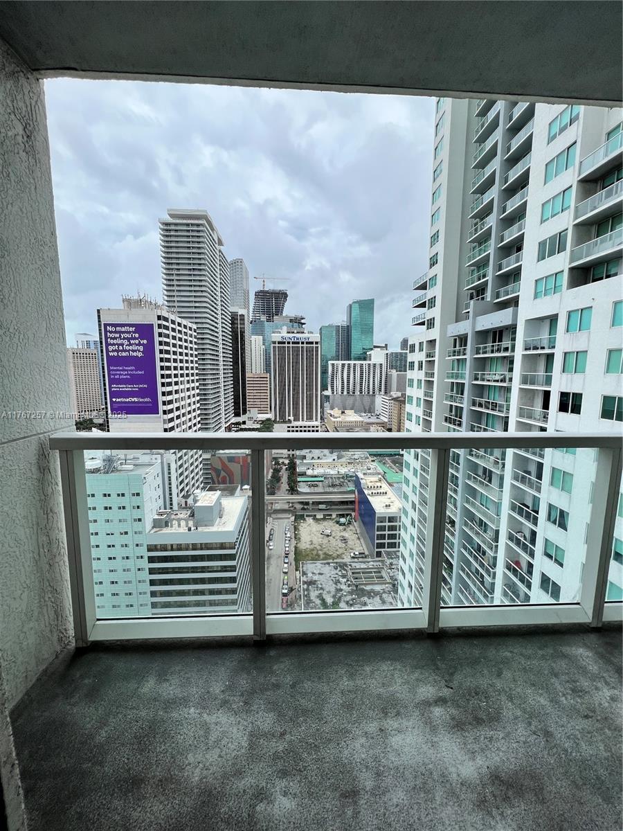 VIZCAYNE NORTH CONDO - Residential