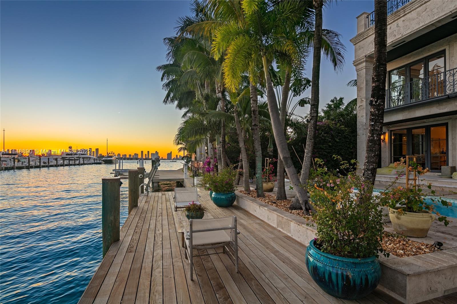 SUNSET LAKE EXTENSION - Residential