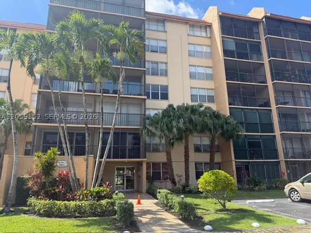 CONDOMINIUM 1 OF ENVIRON - Residential