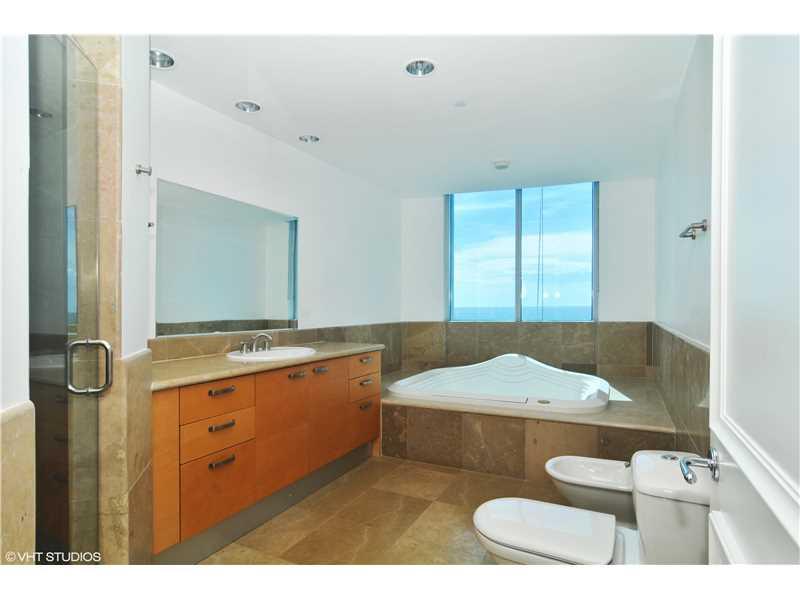 THE RESIDENCES AT THE BAT - Residential Lease