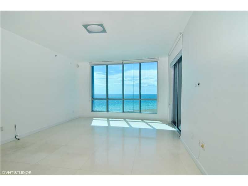 THE RESIDENCES AT THE BAT - Residential Lease