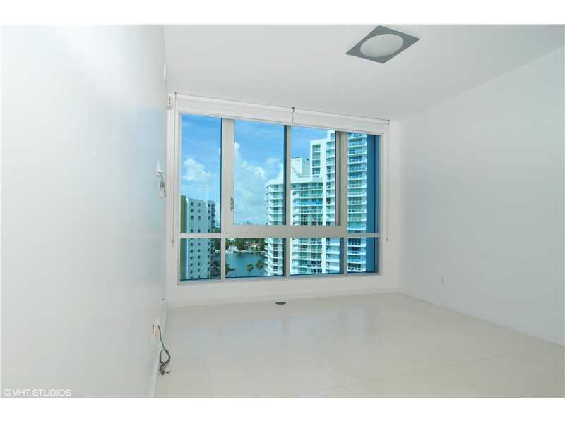 THE RESIDENCES AT THE BAT - Residential Lease