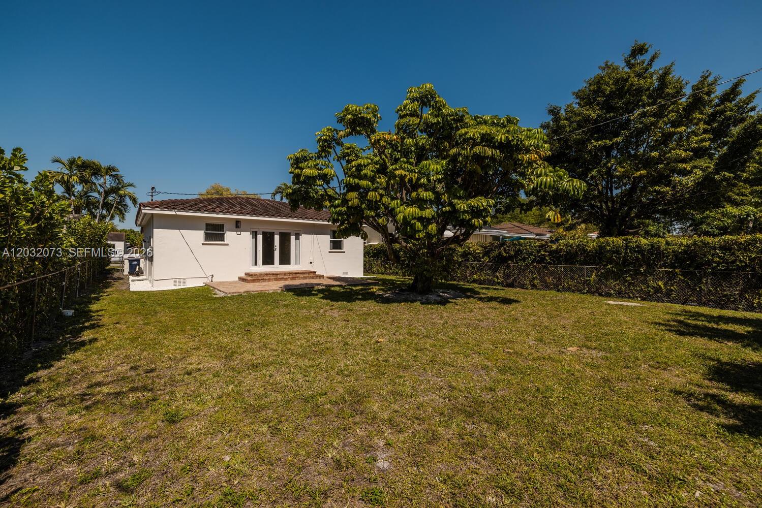 REV PL OF COUNTRY CLUB ES - Residential Lease