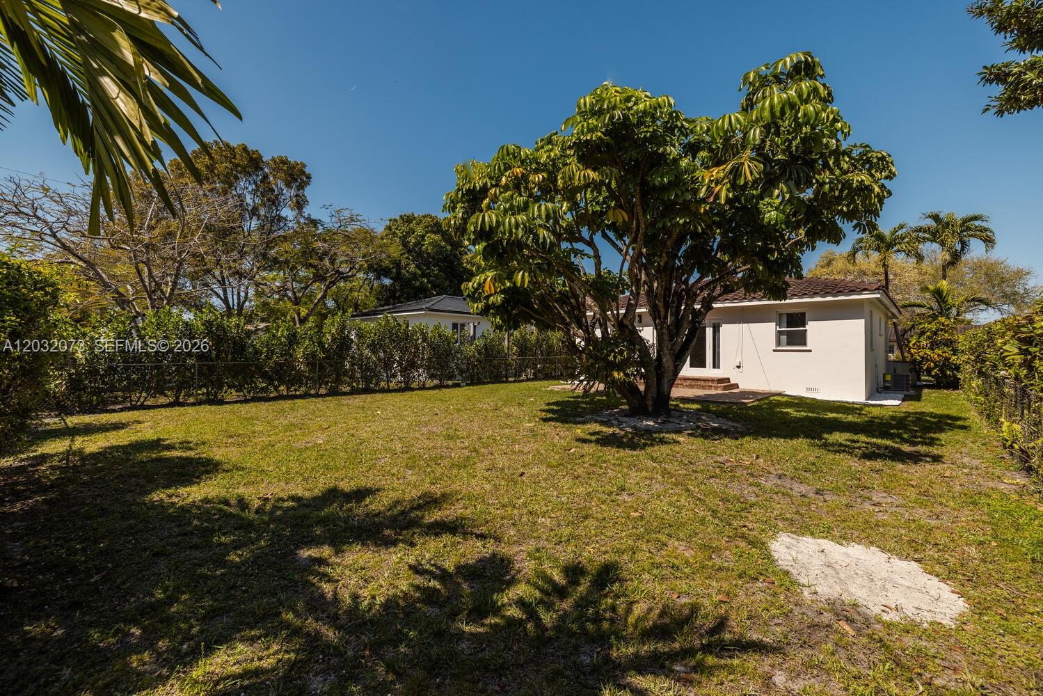 REV PL OF COUNTRY CLUB ES - Residential Lease