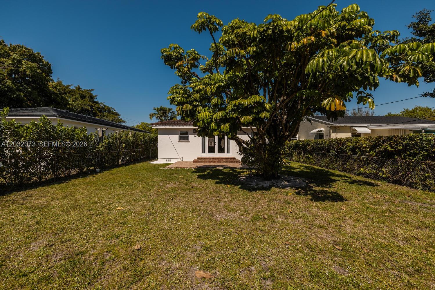 REV PL OF COUNTRY CLUB ES - Residential Lease
