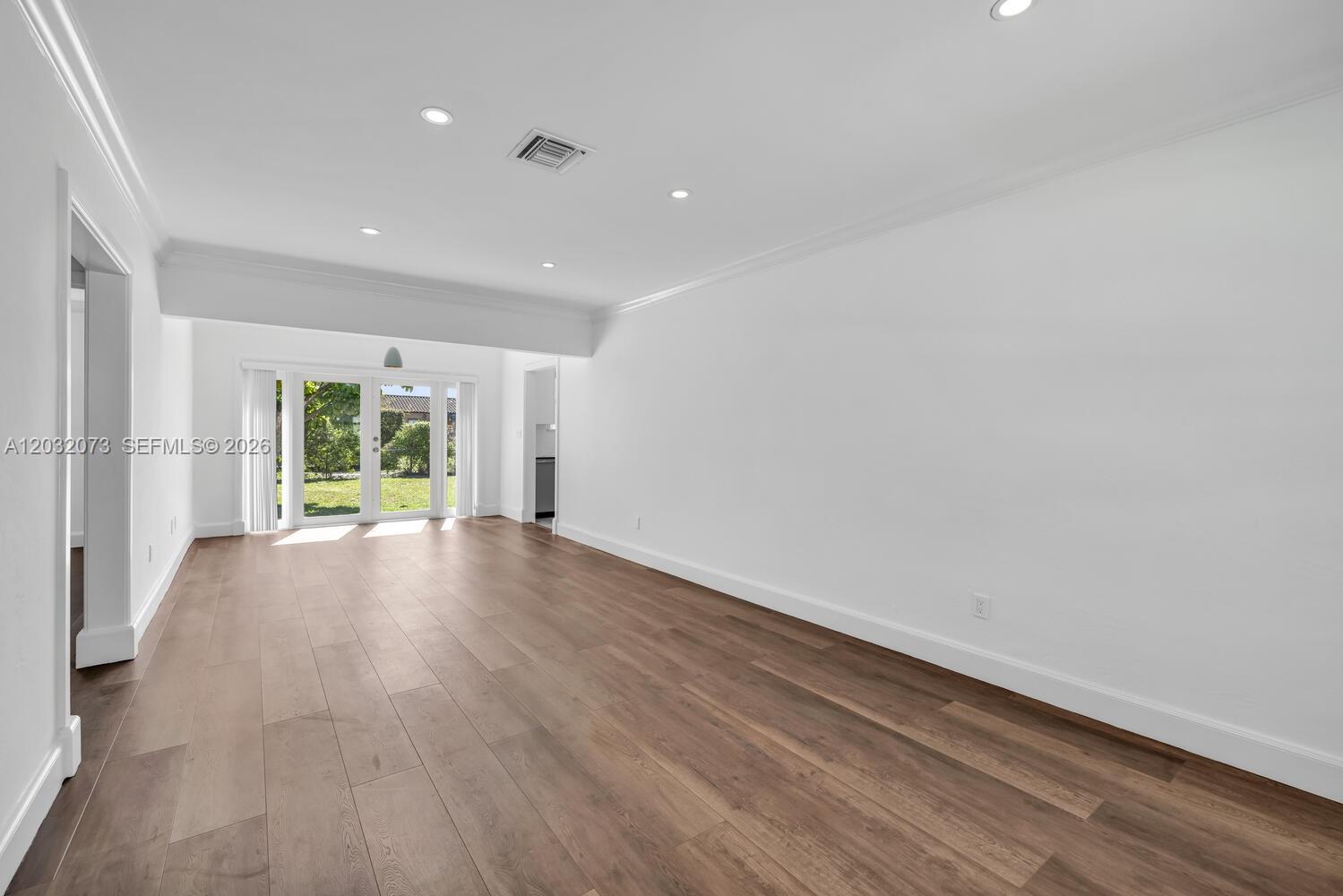 REV PL OF COUNTRY CLUB ES - Residential Lease
