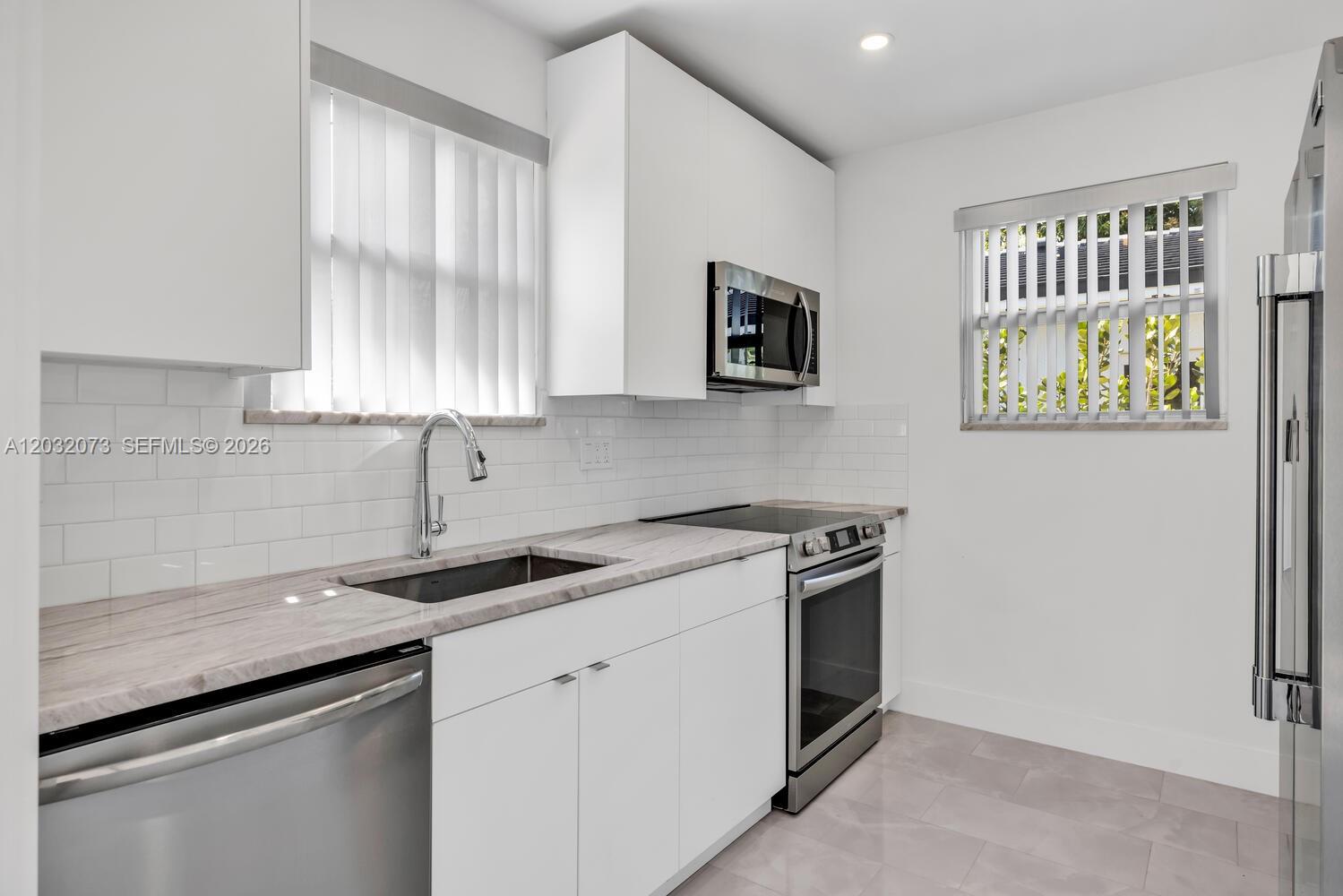 REV PL OF COUNTRY CLUB ES - Residential Lease