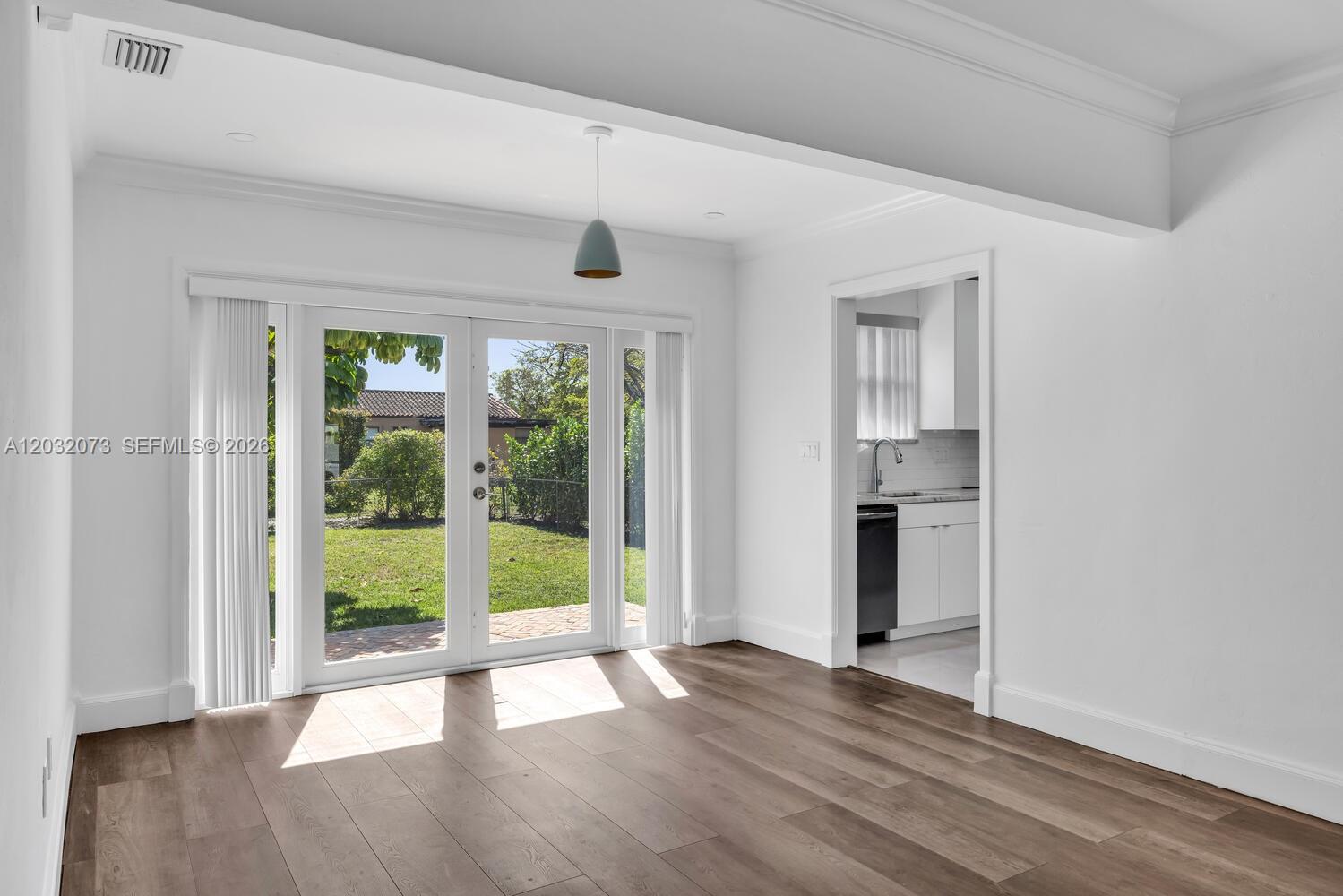 REV PL OF COUNTRY CLUB ES - Residential Lease