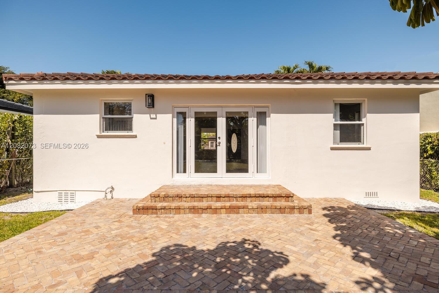 REV PL OF COUNTRY CLUB ES - Residential Lease
