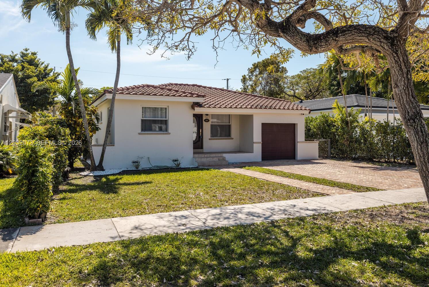 REV PL OF COUNTRY CLUB ES - Residential Lease