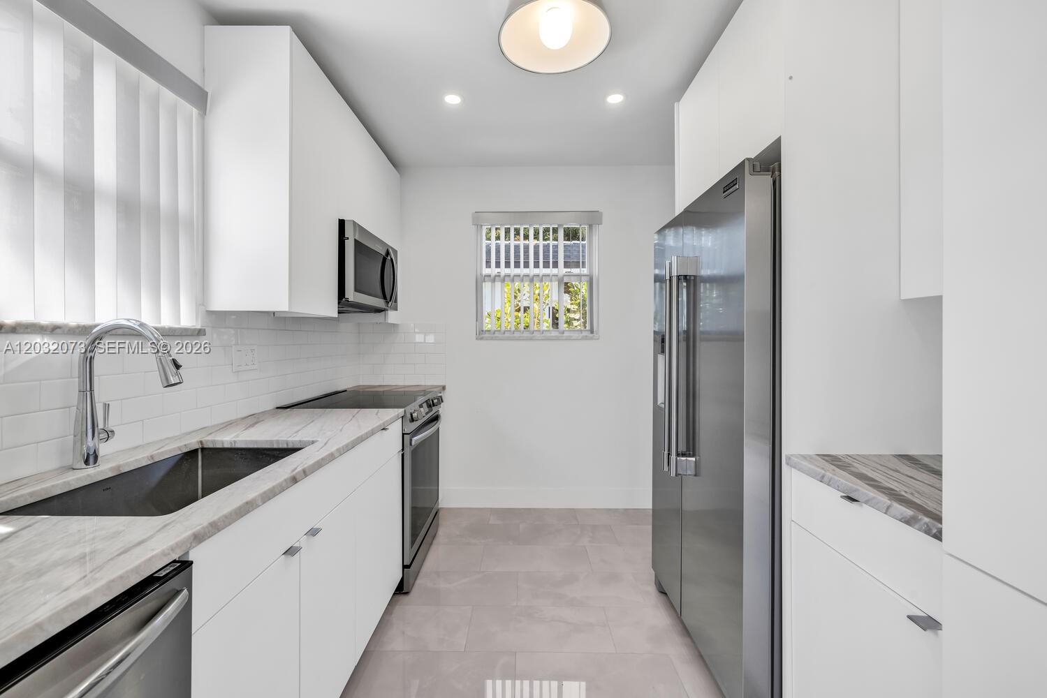 REV PL OF COUNTRY CLUB ES - Residential Lease