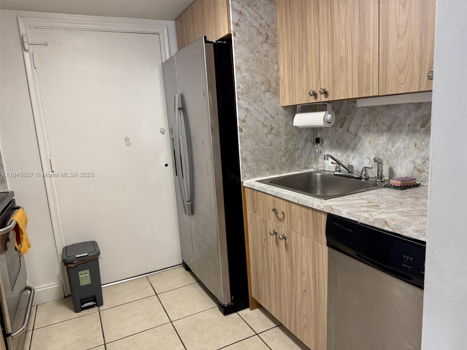 PALMETTO FAIRWAY CONDO - Residential Lease