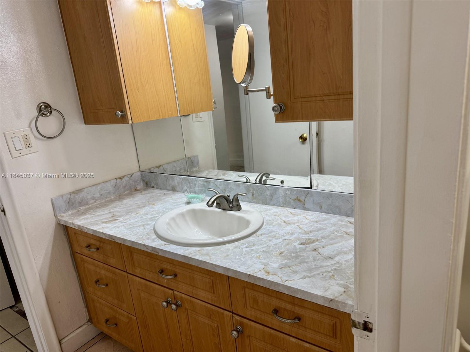PALMETTO FAIRWAY CONDO - Residential Lease