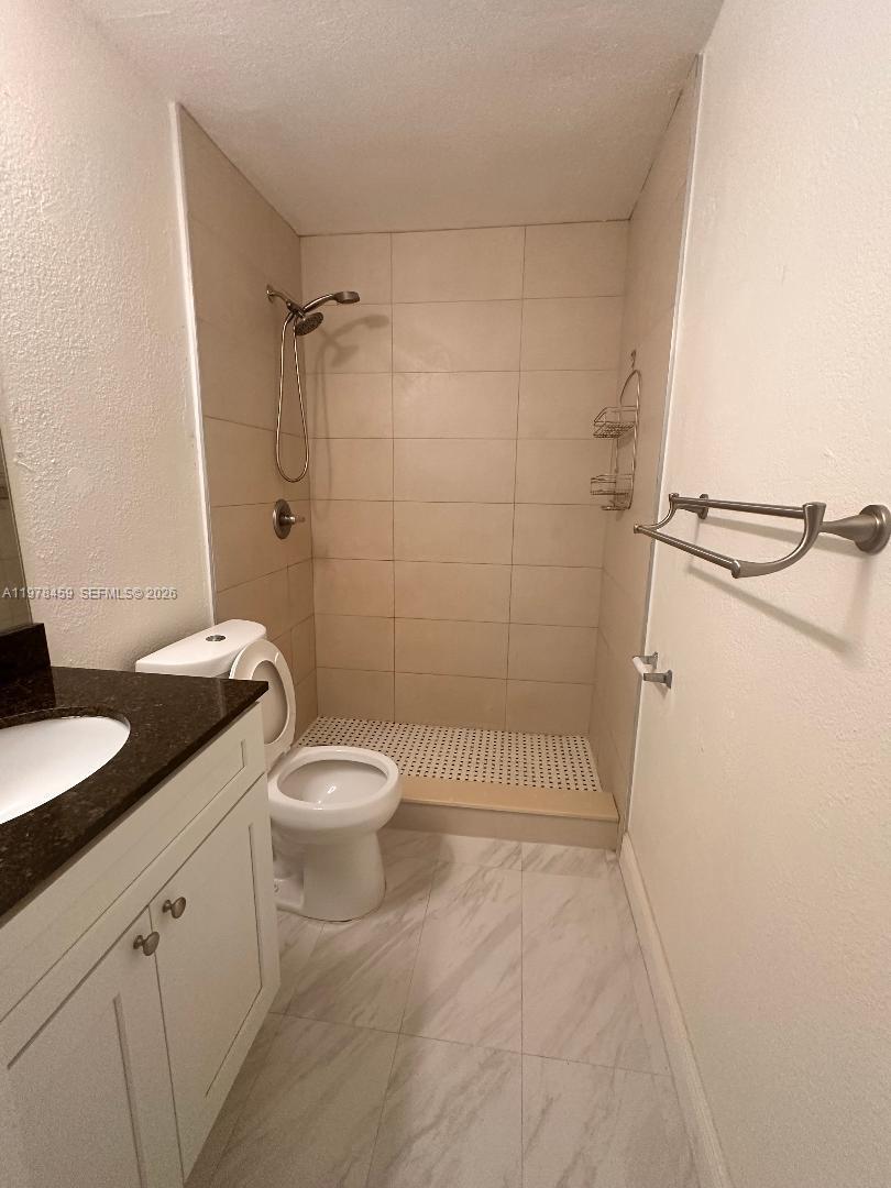 HERITAGE SQUARE CONDO - Residential