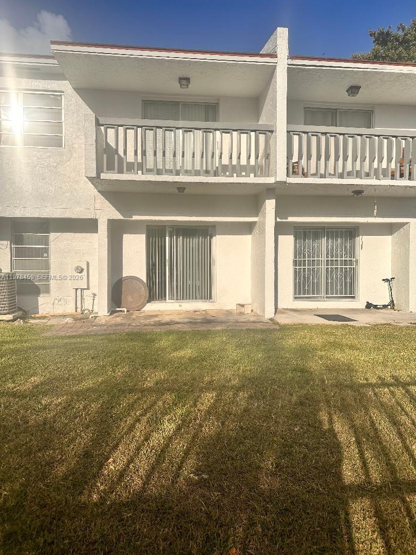 HERITAGE SQUARE CONDO - Residential