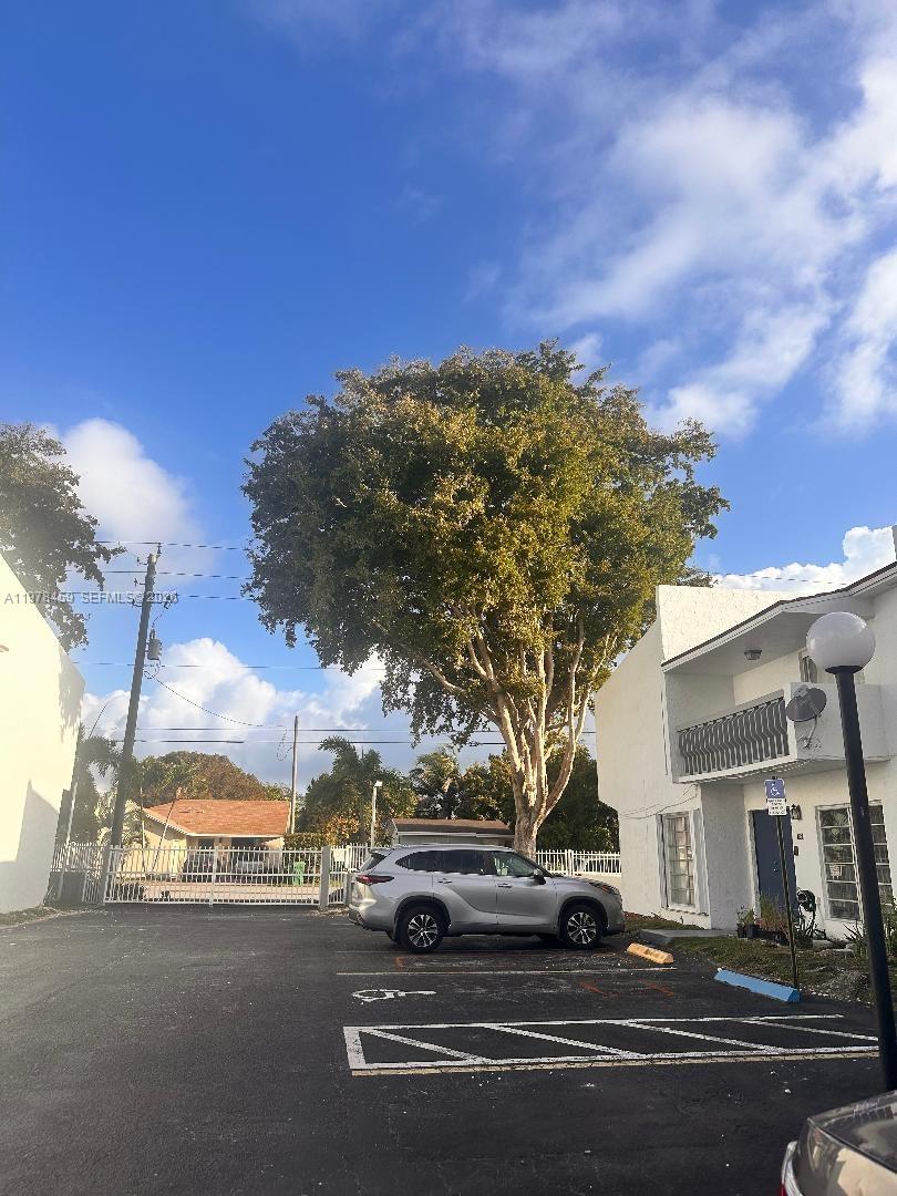 HERITAGE SQUARE CONDO - Residential