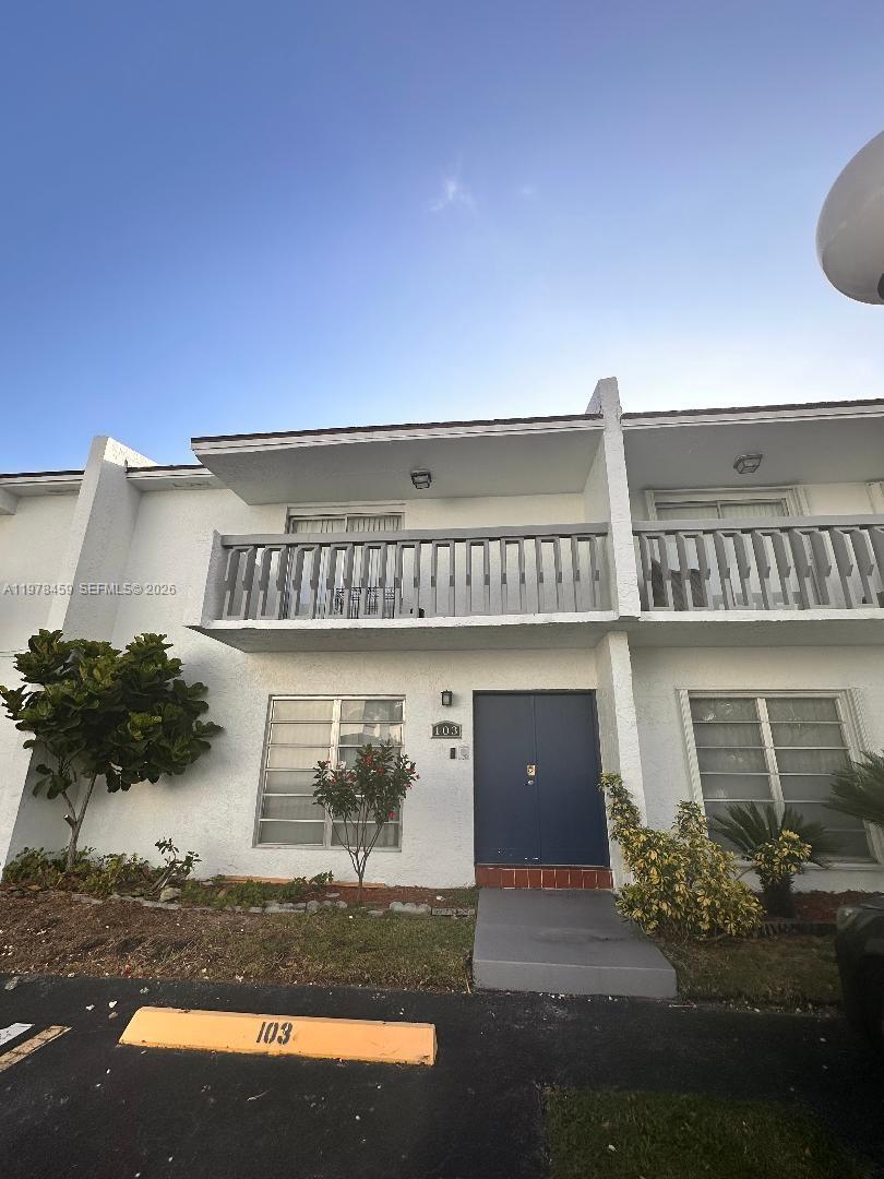 HERITAGE SQUARE CONDO - Residential