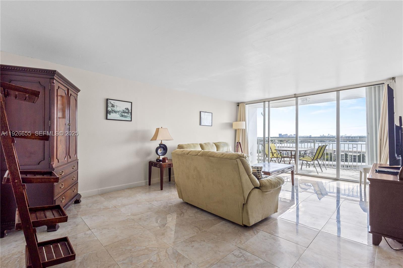 DEL PRADO MARINA - Residential