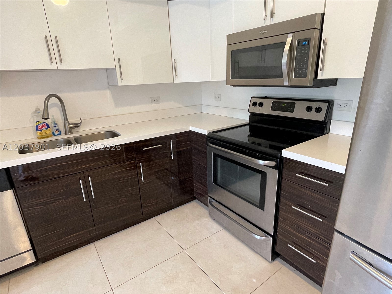 LAKEWOOD AT EMERALD HILLS - Residential Lease