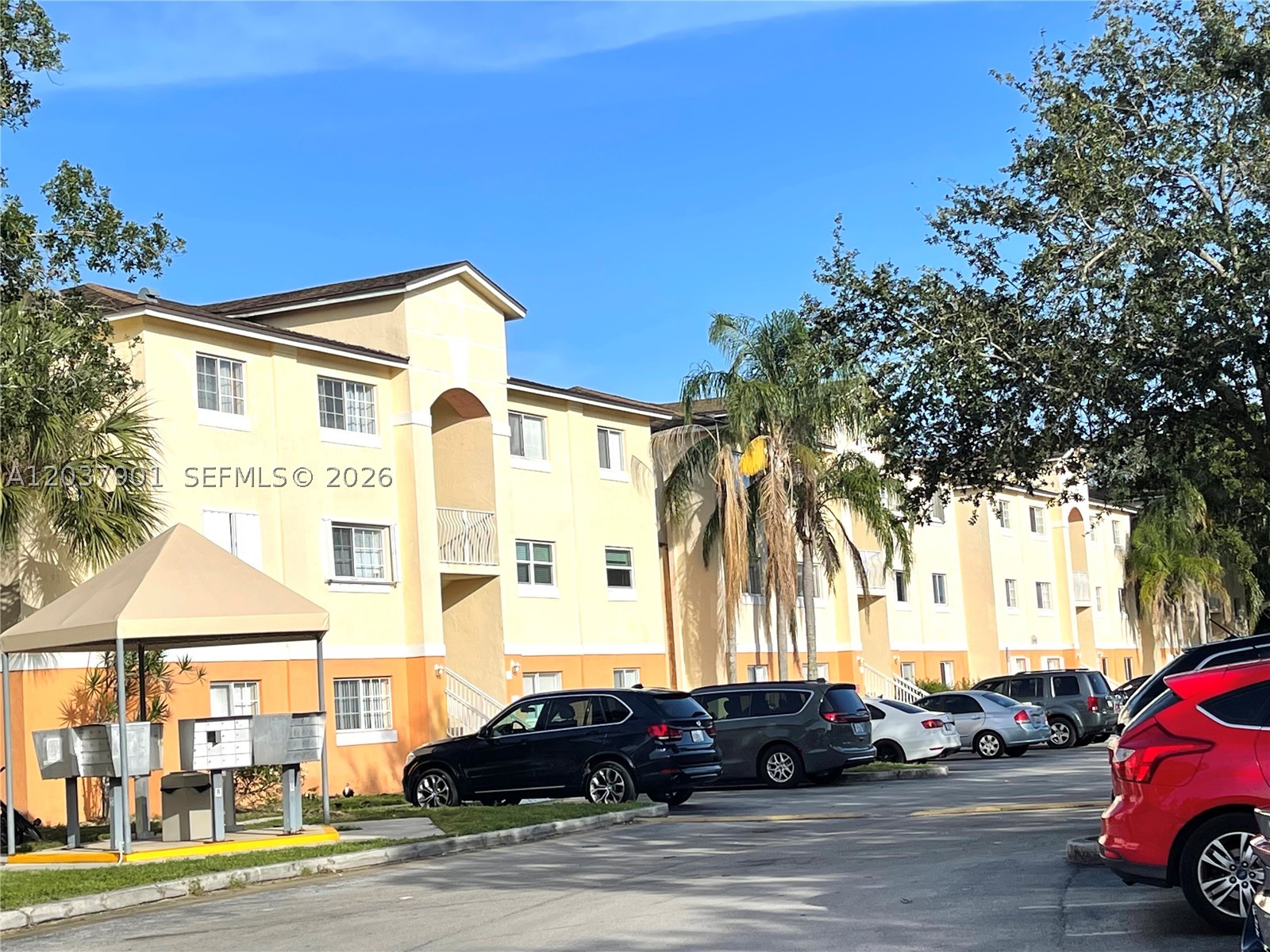 LAKEWOOD AT EMERALD HILLS - Residential Lease