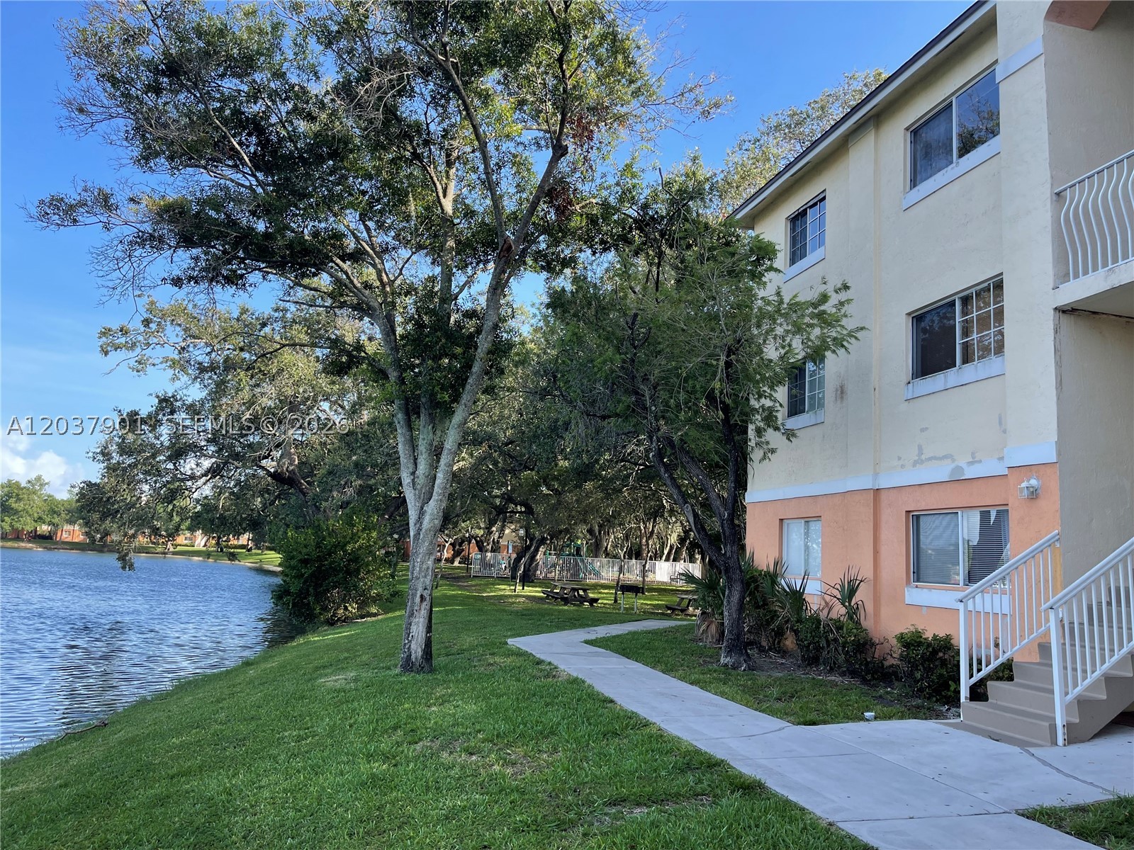 LAKEWOOD AT EMERALD HILLS - Residential Lease