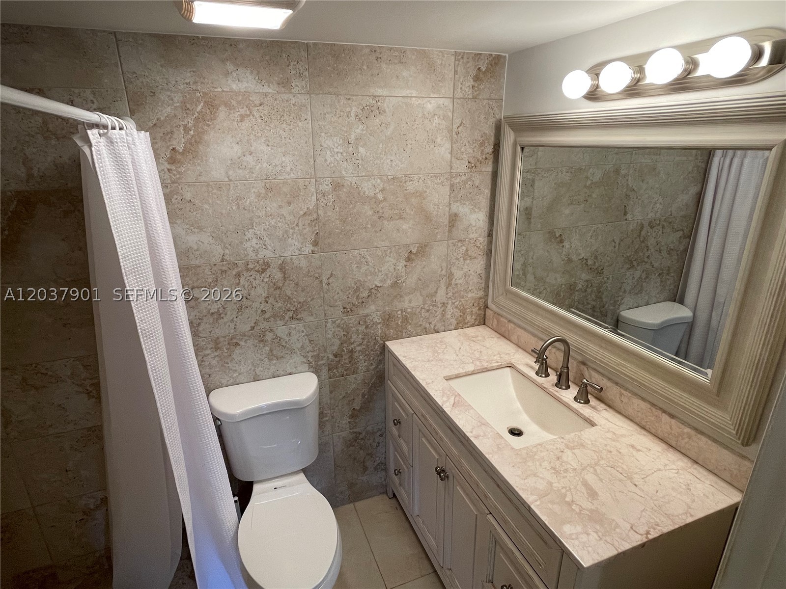 LAKEWOOD AT EMERALD HILLS - Residential Lease