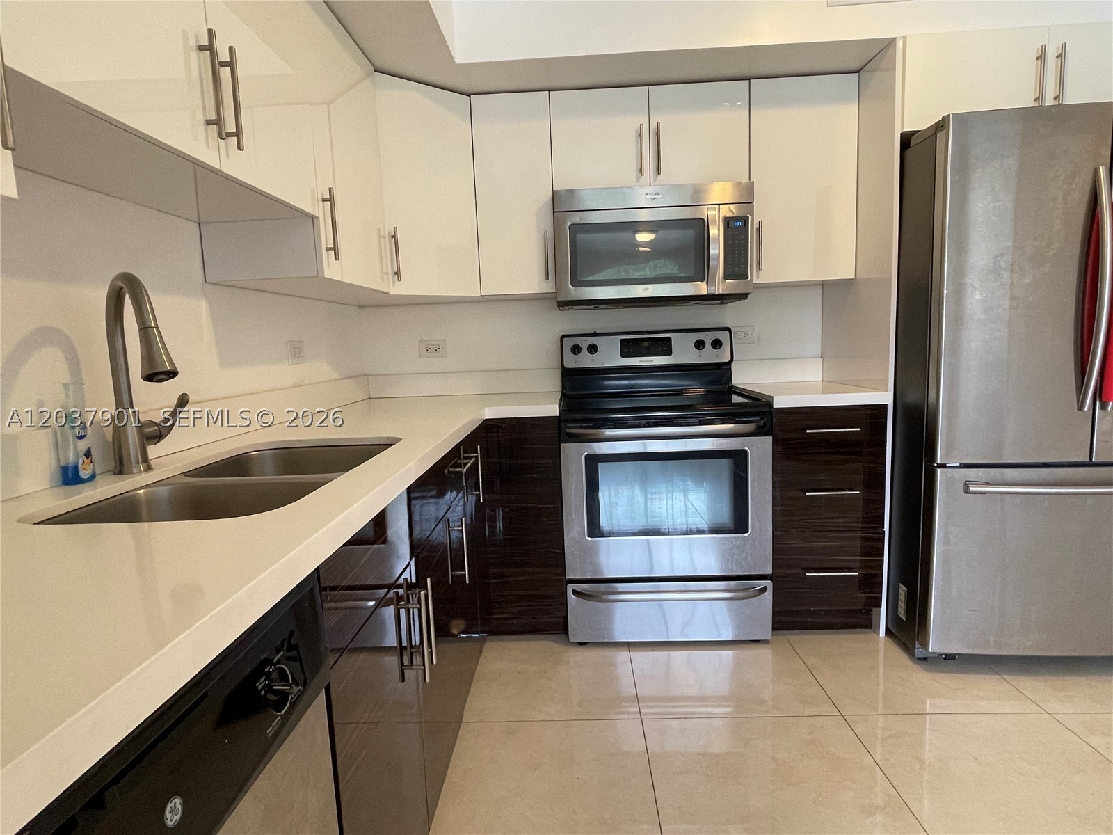 LAKEWOOD AT EMERALD HILLS - Residential Lease