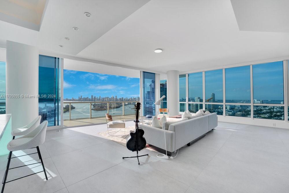 CONTINUUM ON SOUTH BEACH - Residential