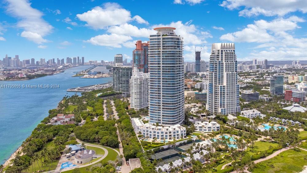 CONTINUUM ON SOUTH BEACH - Residential