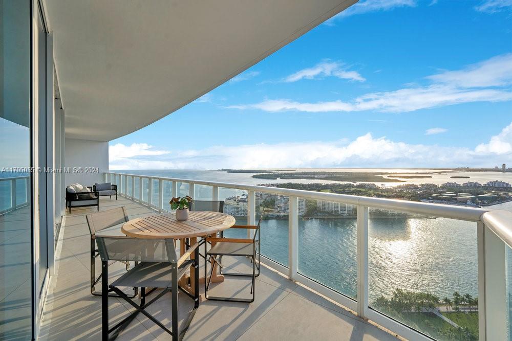 CONTINUUM ON SOUTH BEACH - Residential